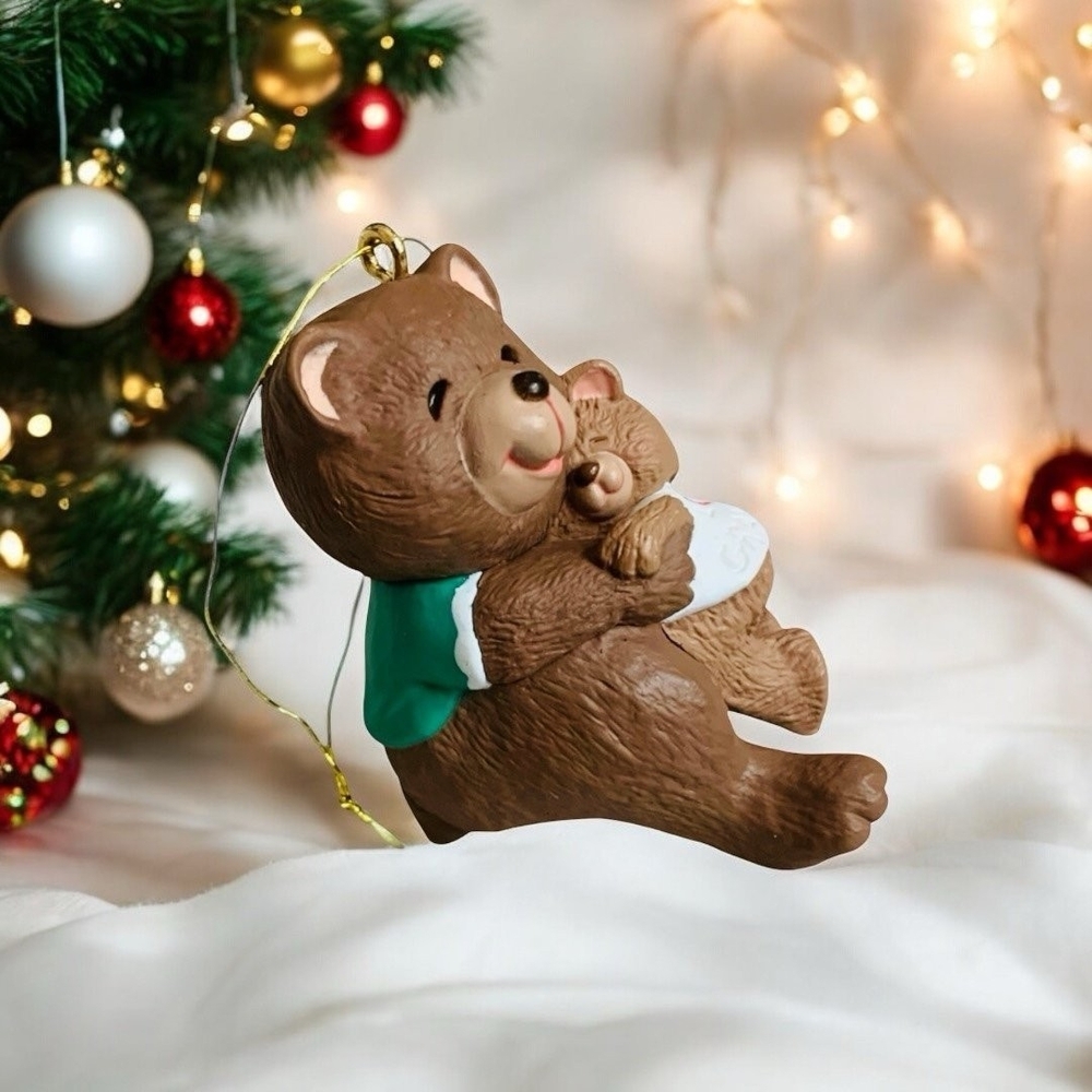 Vintage 1997 Hallmark I Love Grandma Ornament Teddy Bear Figurine Christmas Deco